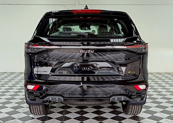 Used 7
                    ISUZU
                     for Sale Image