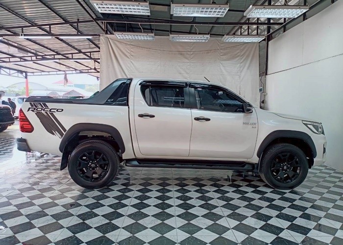 Used 5
                    TOYOTA
                     for Sale Image