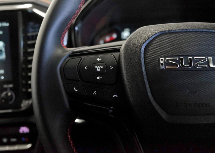 Used 1
                    ISUZU
                     for Sale Image